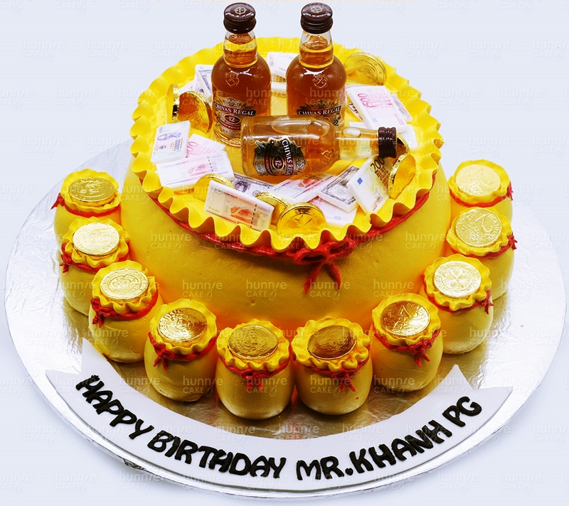 Bánh kem sinh nhật hình chai rượu vàng và những đồng tiền  Bánh Thiên  Thần  Chuyên nhận đặt bánh sinh nhật theo mẫu